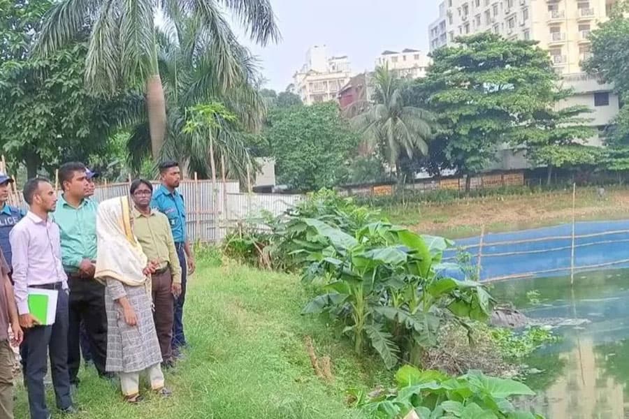 Environment department halts Gulshan Lake filling on adviser’s orders