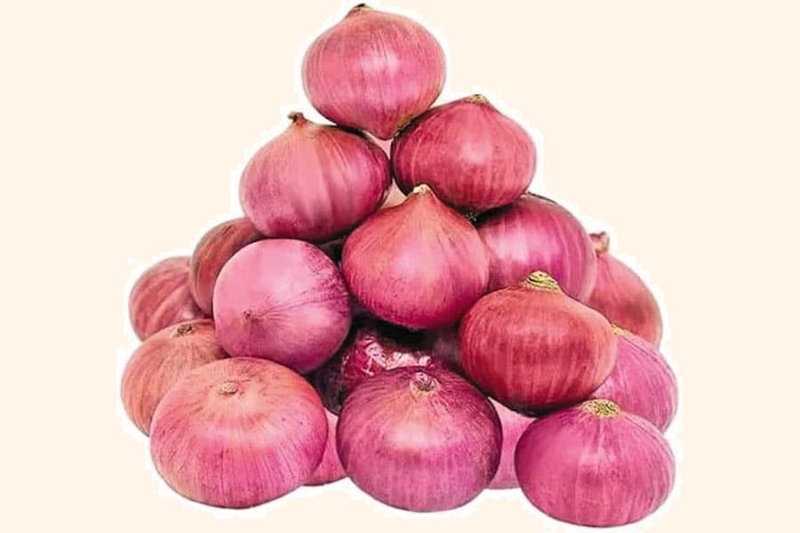 Onion unchanged, veg prices drop