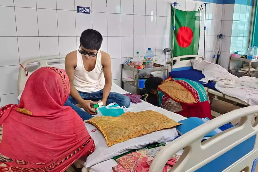 Thai medical team arrives in Dhaka to treat injured victims of July uprising