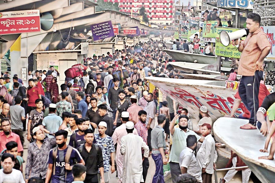 Eid holidaymakers on exodus