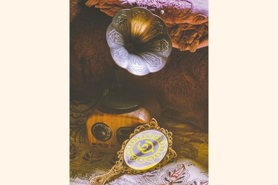 Connecting youth through social media about the Bengali and Indigenous folktales