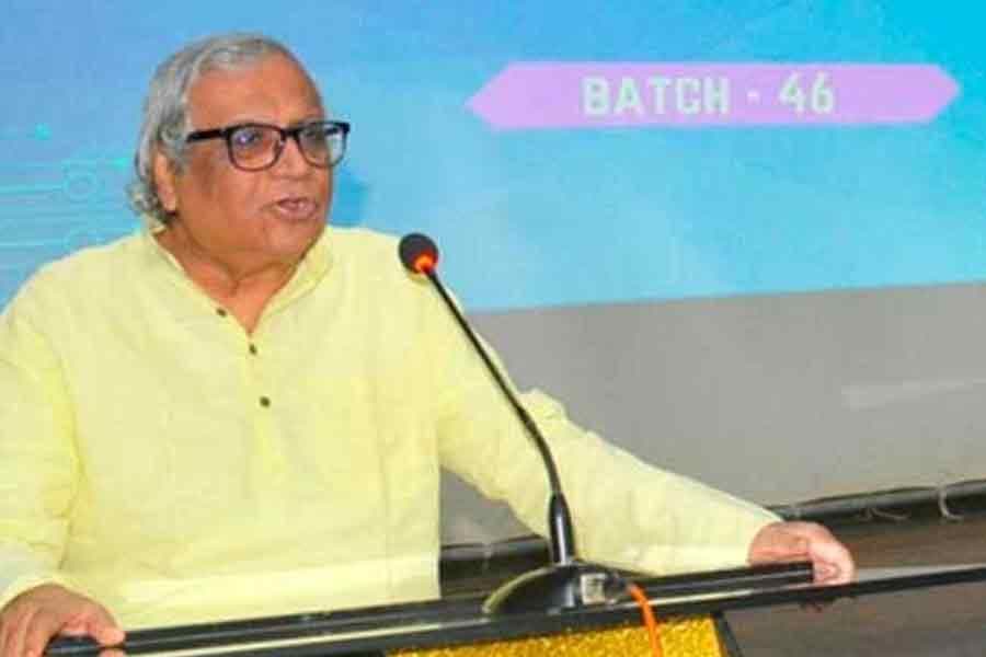 Premier University VC Anupam Sen quits amid protests