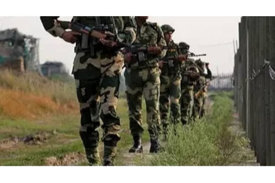 BSF accused of beating Bangladeshi farmer to death at Chapainawabganj border