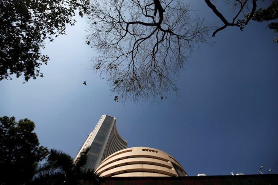 Indian shares slide as US growth concerns, foreign sell-off weigh