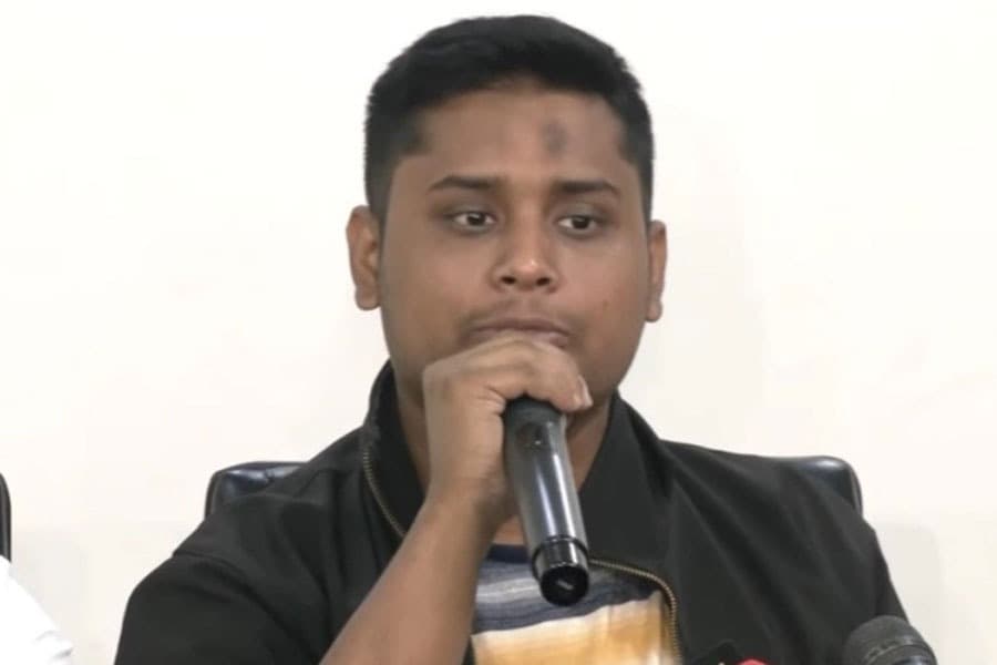 Cantonment conspiring to restore ‘Refined Awami League’, says Hasnat