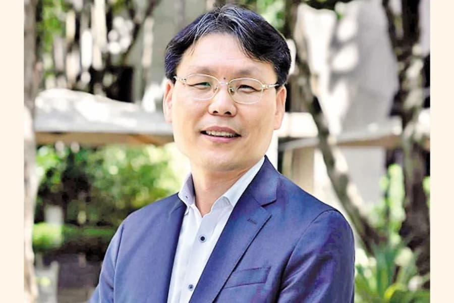 Bangladesh must diversify exportable products, markets; reform tariff structure: Hoe Yun Jeong