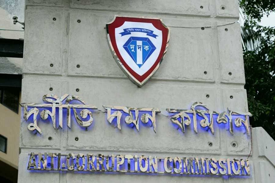 ACC prosecutes former land minister Saifuzzaman, wife for embezzlement of Tk 200m
