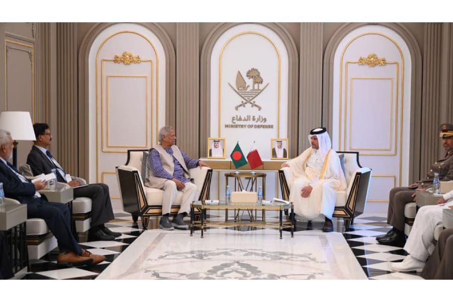 Yunus meets Qatar defence minister in Doha
