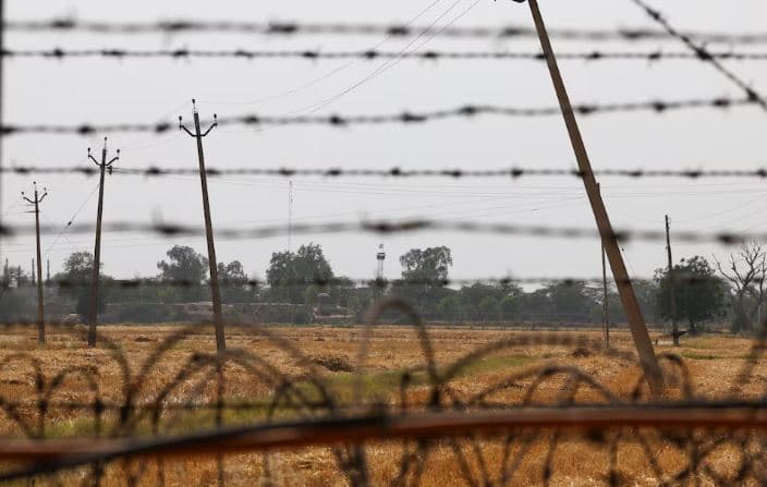Pakistan defence minister says military incursion by India is imminent
