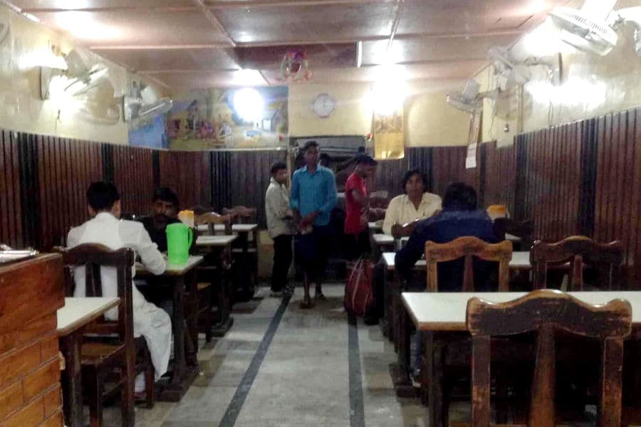 Min. wages for hotel, restaurant workers fixed at Tk 13,050