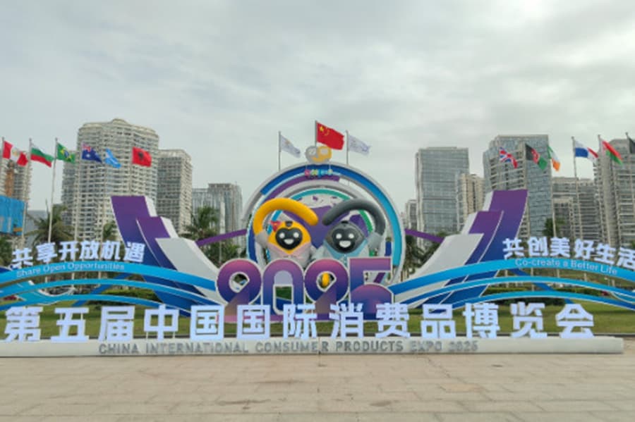 The world is full of expectations for the Chinese market