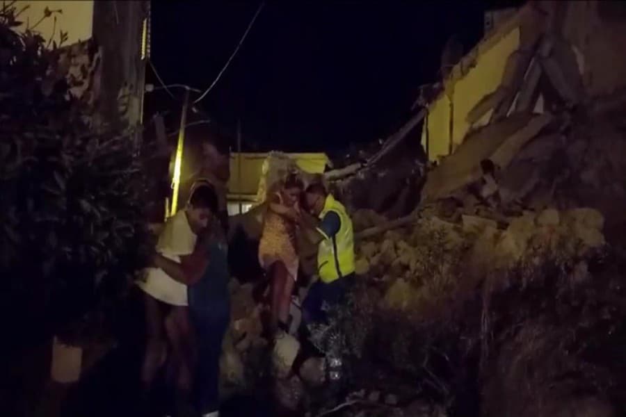 One dead, 25 injured after quake strikes Italian tourist island