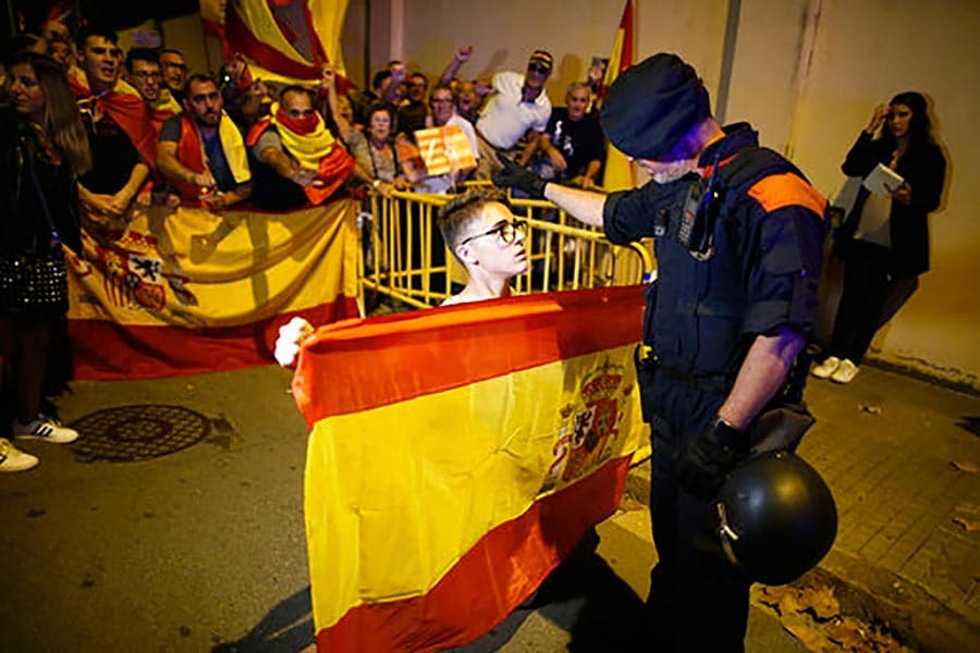Spain court interrogates Catalan police officers