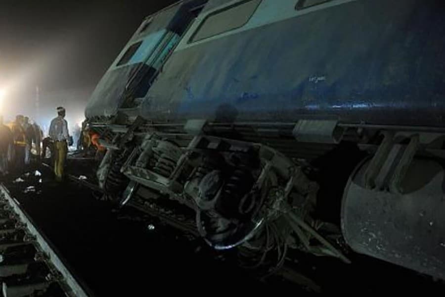 Three die, nine injured as train derails in India