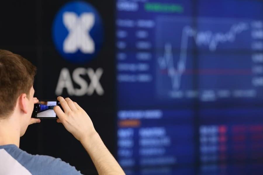 Australian shares inch up to two-week high