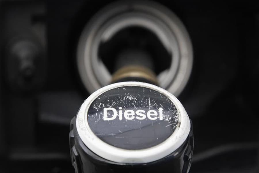 Carbon emissions on the rise amid diesel sales dive in UK