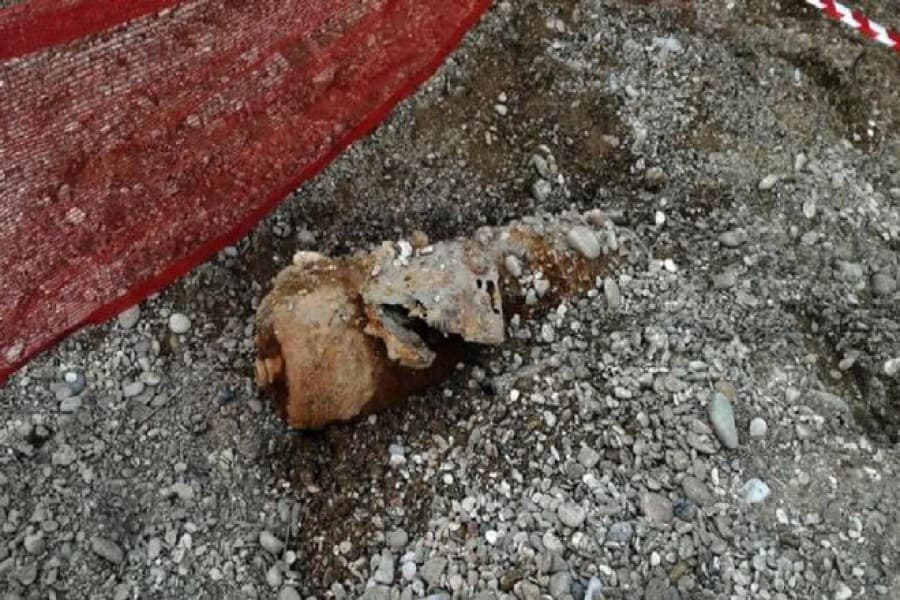 World War II bomb wake-up causes mass evacuation in Italy town
