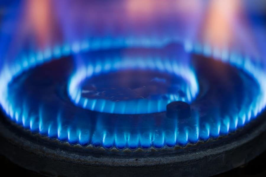 Household gas shortage in city worsens during Ramadan