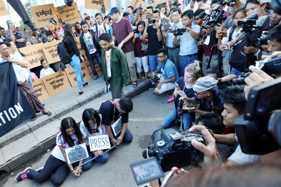 Myanmar journos demonstrate against jailing of Reuters reporters