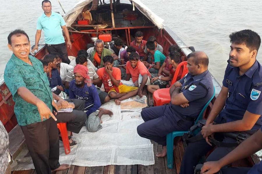 13 fishermen jailed for violating hilsa ban in Shariatpur