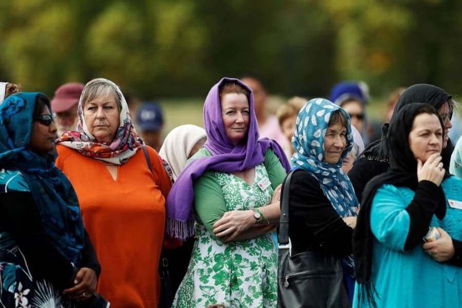 New Zealanders wear headscarves in display of solidarity