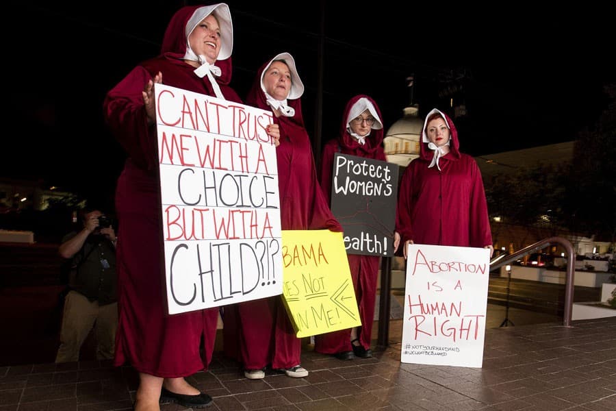 Alabama senate passes near-total ban abortion