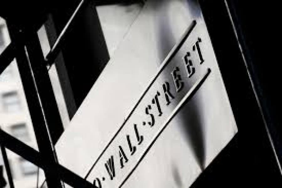 Wall Street mixed on trade anxiety