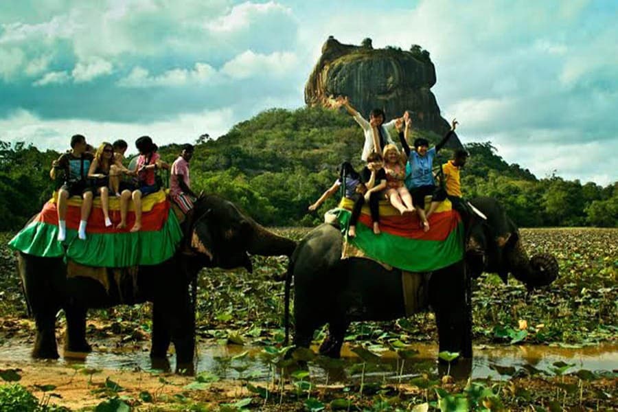 1.6 million tourists visit Sri Lanka till November End