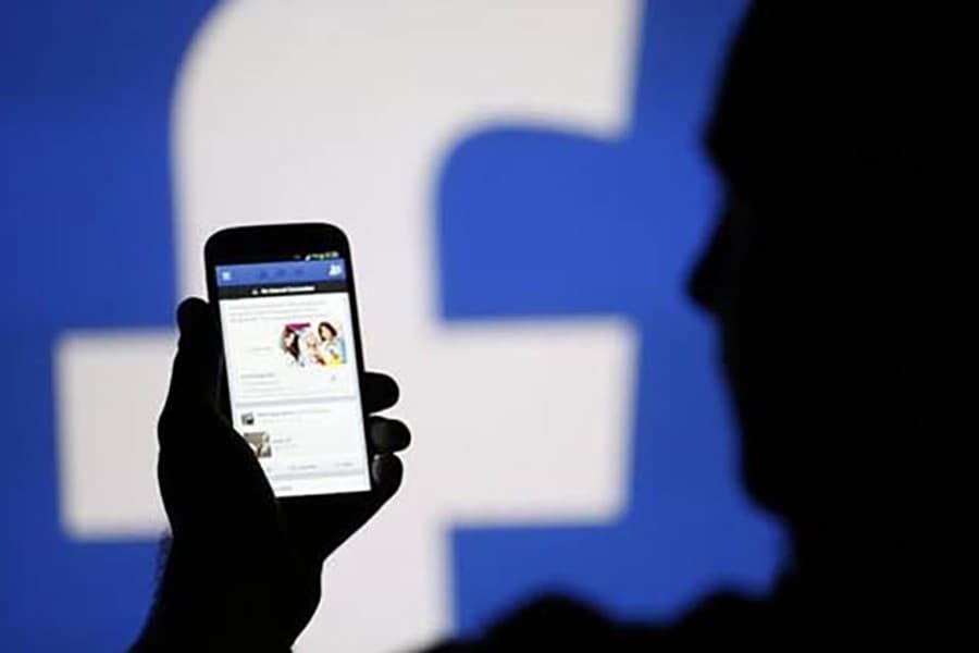Hungary fines Facebook for misleading users