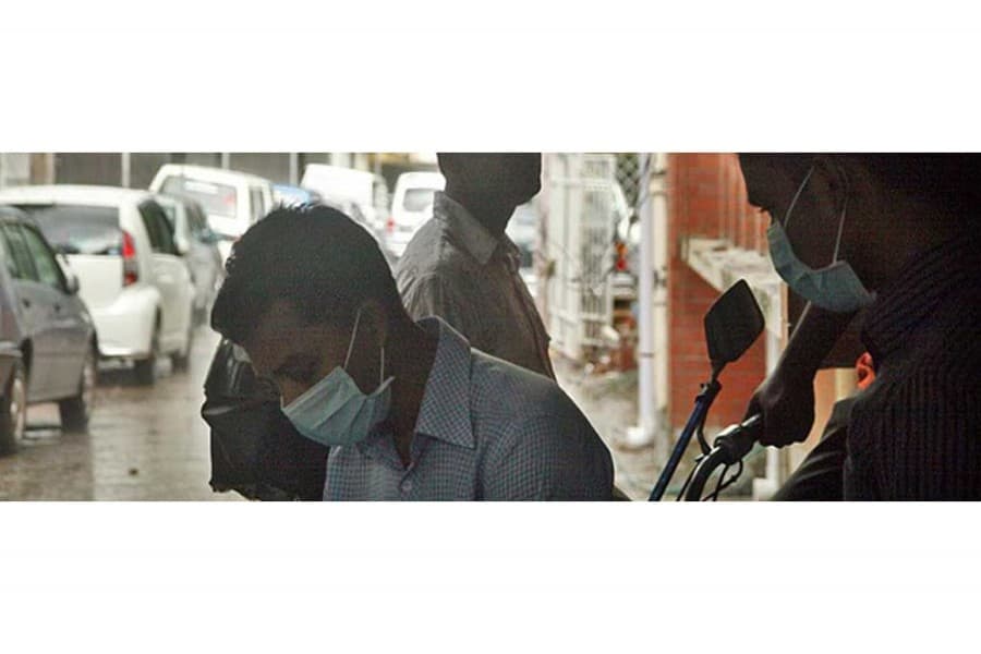 Experts advise not to panic over swine flu after death of ex-MP