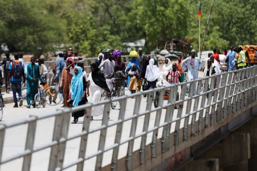 Thirty die in northeast Nigeria bomb blast on crowded bridge