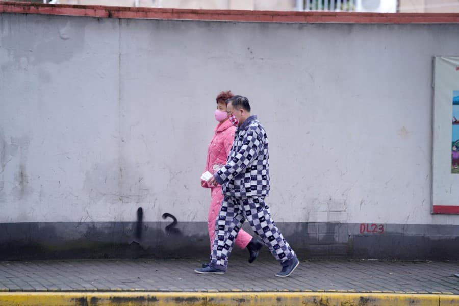 China sees 2,641 new coronavirus cases, 143 deaths, as it struggles to slow spread