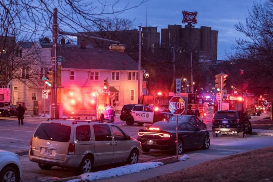 Six dead, including gunman, in US beer factory shooting