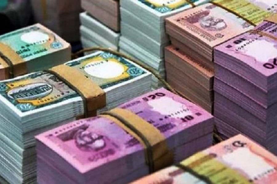 Coronavirus casts shadow on fresh note sale ahead of Eid