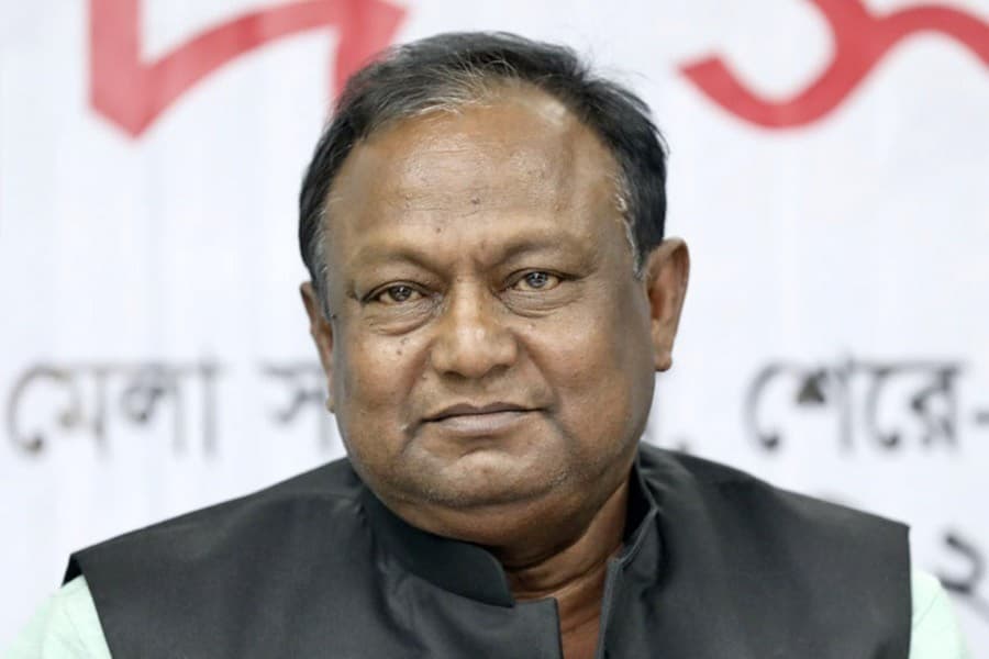 Economy to bounce back at year's end, hopes commerce minister