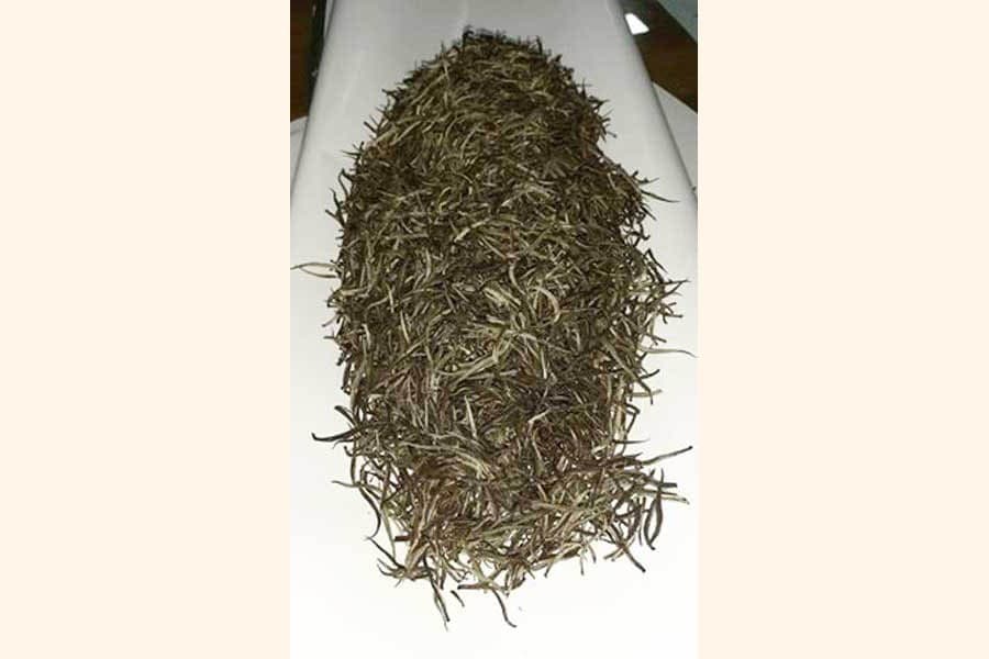 BD auctions white tea for first time