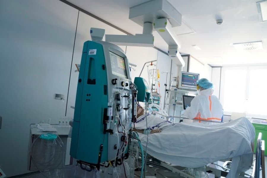 One in 10 may have caught COVID, as world heads into 'difficult period': WHO