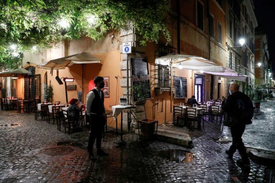 Italy unveils new stimulus package to help virus-hit economy