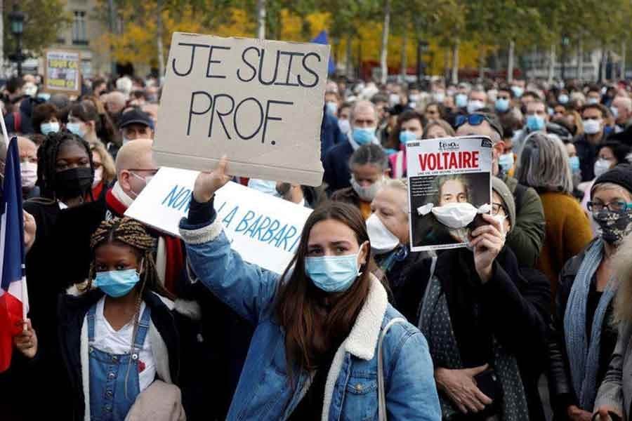 France to expel 231 'radicalised' foreigners after attack on teacher