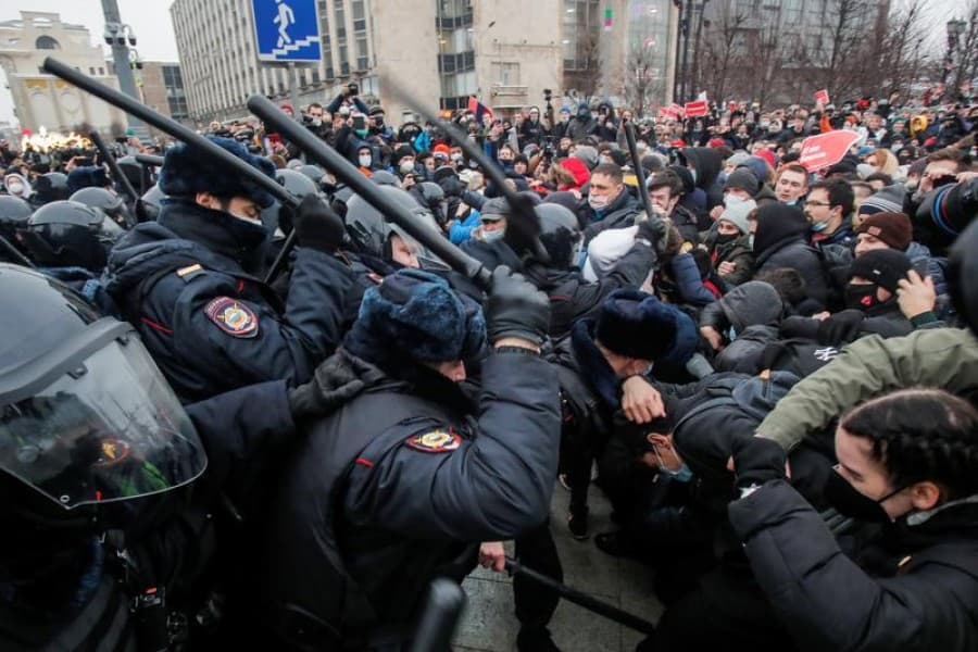 Russian police arrest over 3,000 at protests backing jailed Putin critic Navalny