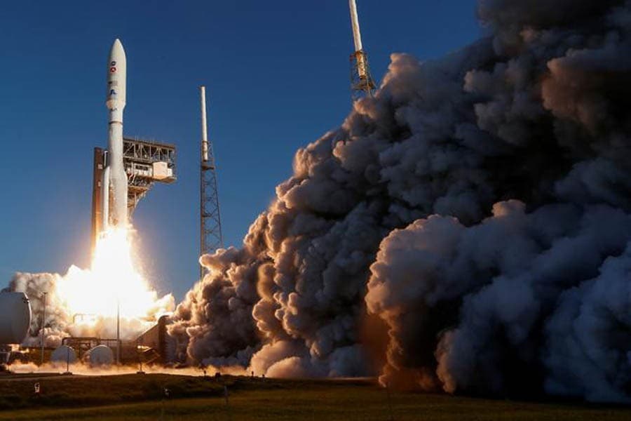 NASA's rover faces 'seven minutes of terror' before landing on Mars