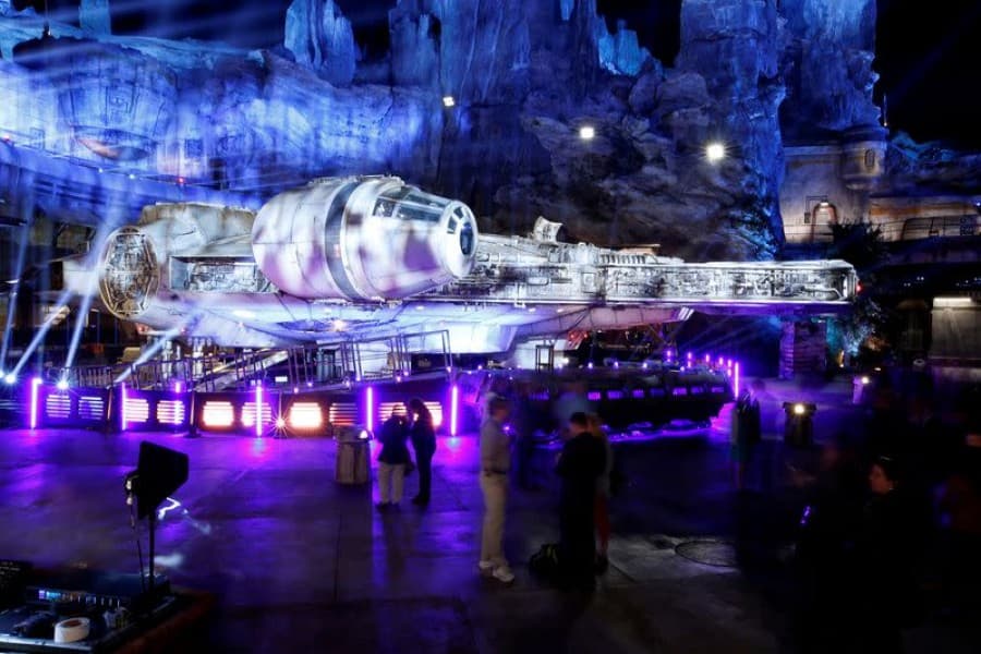 Light-speed travel in 'Star Wars', 'Star Trek' – Is it possible?