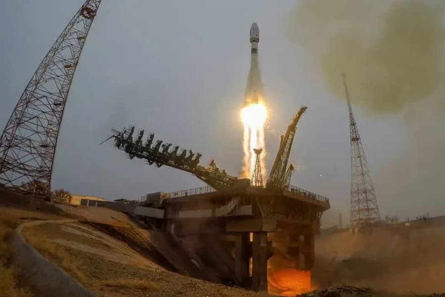 Space debris threatening satellites, discouraging insurers?
