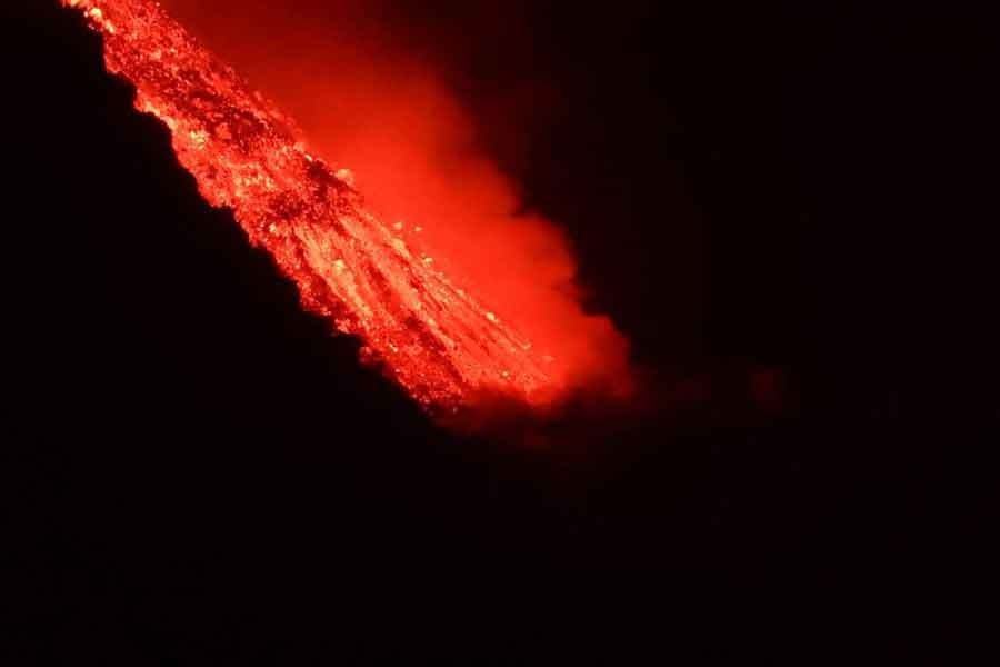 Lava from Spanish volcano reaches Atlantic Ocean, air quality stable