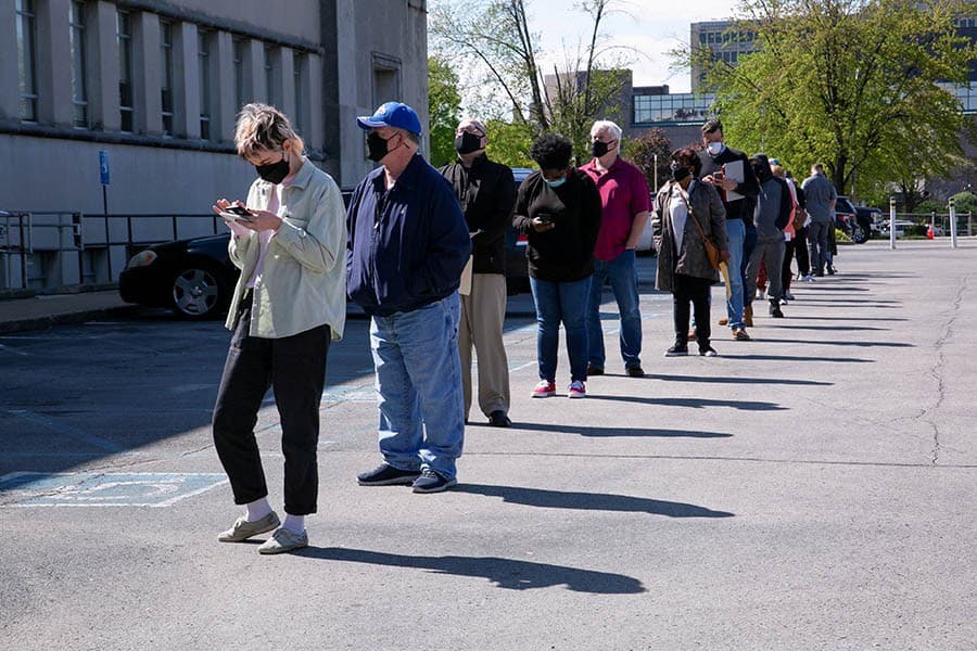 US unemployment claims drop to new pandemic low