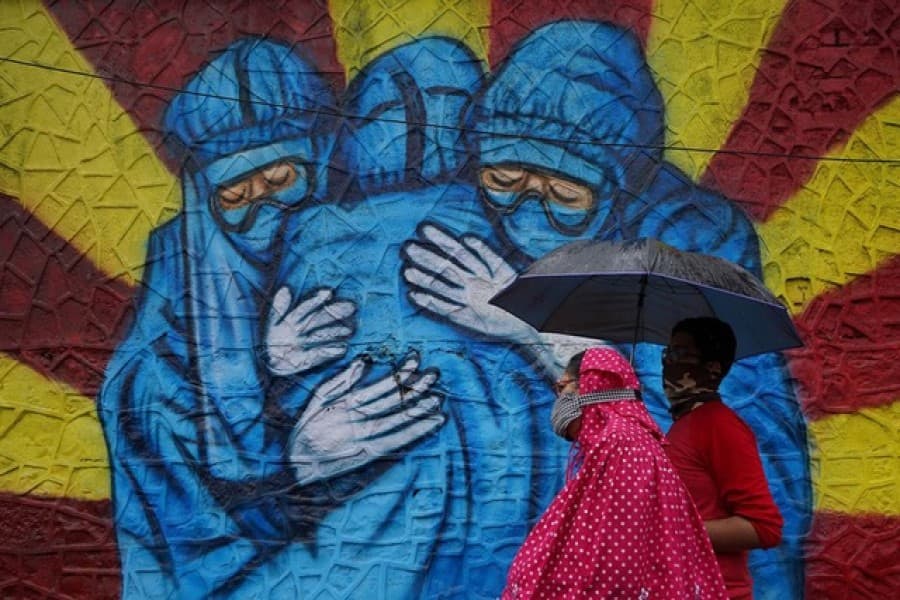 Vaccinations, prior infections to blunt impact of omicron variant: India health ministry