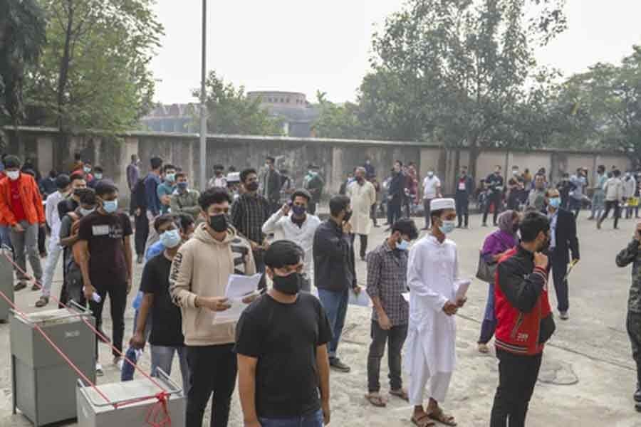 Coronavirus: 15,527 cases, 17 deaths reported in 24 hours