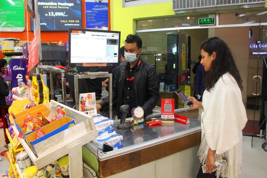 Consumers opt for cashless payment this Eid