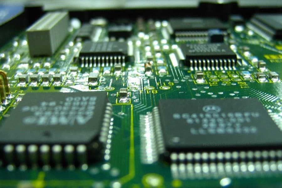 Russia restricts export of key gases for production of chips
