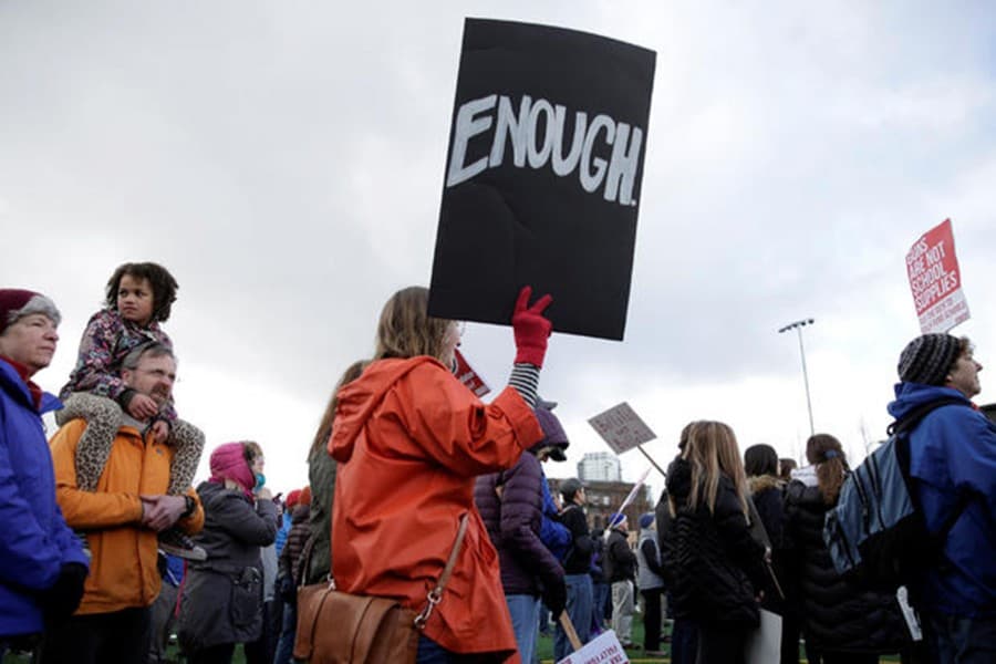 US gun executives say criminals, not guns, responsible for mass shootings